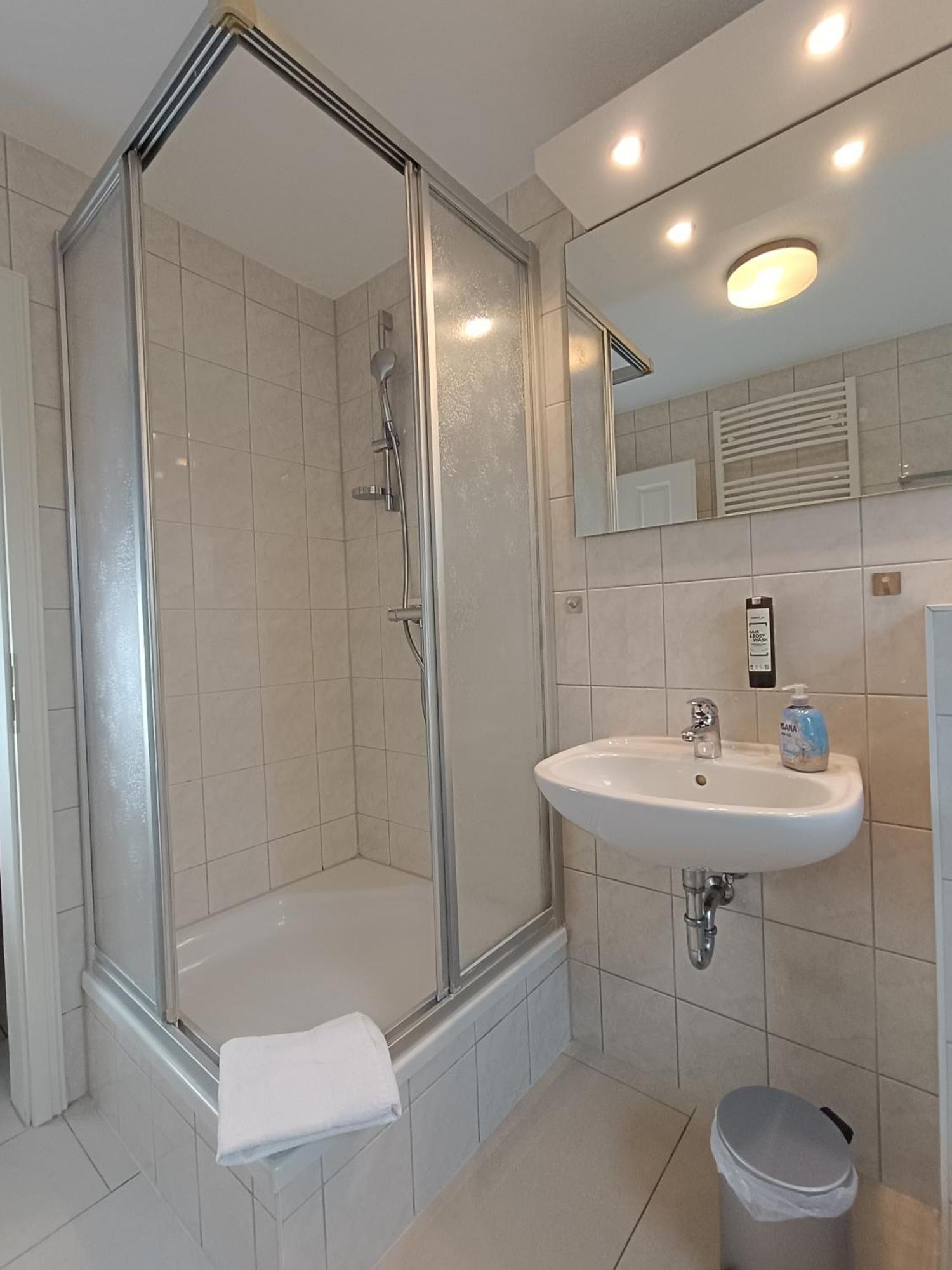 Haus Nemo - Appartement 5, Gemuetliches Appartement Mit Strandkorb, Strandnah 50 M 塞巴特黑灵斯多夫 外观 照片